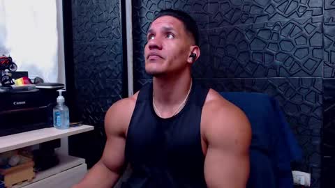 Snapshot of viktorherrera chatting on March 11, 6:52 pm Viktor Herrera online show from March 11, 6:52 pm