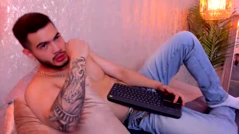 Snapshot of vincentblack_ chatting on September 23, 6:13 am Vincent online show from September 23, 6:13 am
