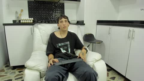 Vincent online show from December 8, 12:07 am