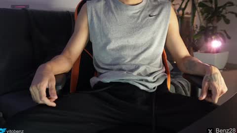 VITO BENZ online show from December 4, 8:07 pm