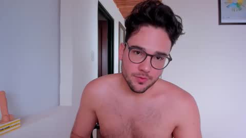 Snapshot of vito_ferrero chatting on October 18, 4:56 pm Vito Ferrer online show from October 18, 4:56 pm