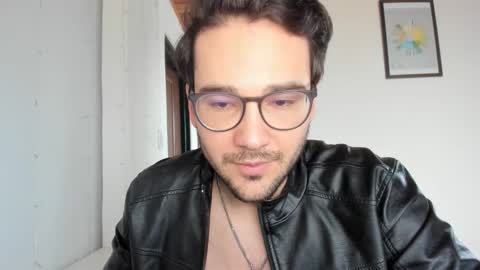 Vito Ferrer online show from February 9, 12:32 pm