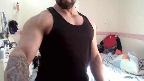 vitto_hammer5758 online show from January 8, 7:52 pm