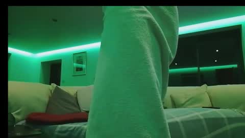 voyeur1391365 online show from October 5, 6:56 pm