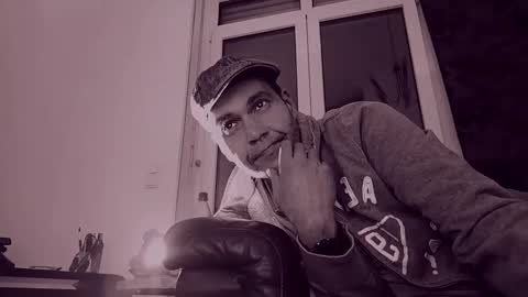 voyeuredeluxe online show from March 16, 1:56 am