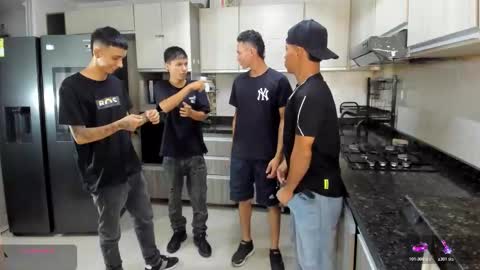 voyeurism_guys online show from November 4, 11:06 pm