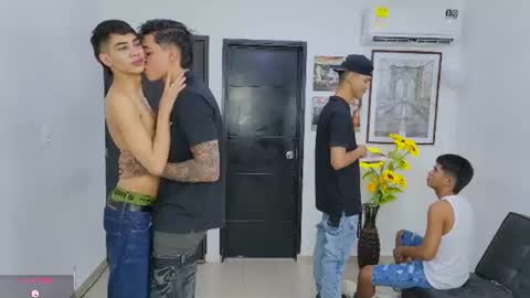 voyeurism_guys online show from June 10, 10:43 pm