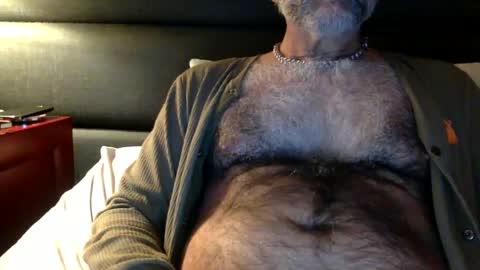 Snapshot of vpc chatting on December 3, 12:59 pm Enjoy guys of all ages if you are not on cam please dont ask for requests if i dont respond dont think im ignoring you i online show from December 3, 12:59 pm