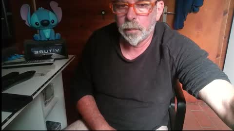 oscar online show from October 19, 1:36 pm