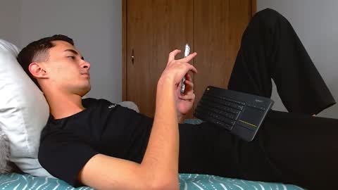 wal jones online show from December 21, 4:31 am