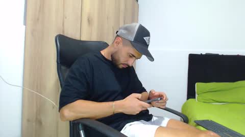 WALTER BROWN  online show from November 28, 7:38 pm