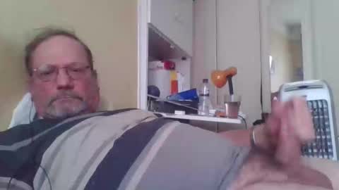 Snapshot of wanky357 chatting on September 22, 1:10 pm Tibo357 online show from September 22, 1:10 pm