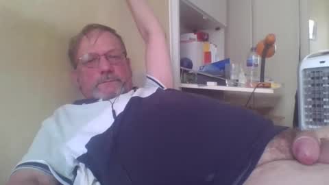 Snapshot of wanky357 chatting on September 15, 3:35 pm Tibo357 online show from September 15, 3:35 pm