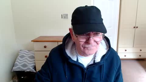 wanttobefree90 online show from June 5, 8:09 am
