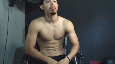 wesley_77 online show from March 2, 8:05 pm