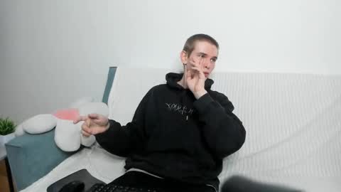 Wes online show from December 25, 8:07 pm