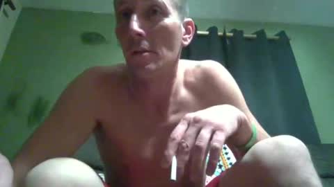 Snapshot of wetduck77777 chatting on September 17, 9:32 am wetduck77777 online show from September 17, 9:32 am