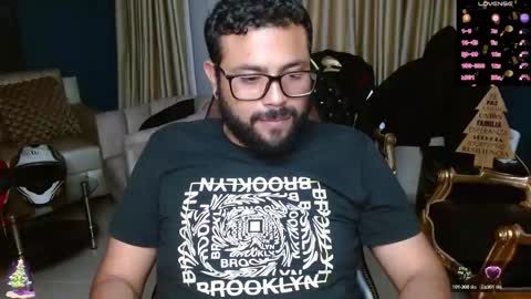 yors online show from February 12, 7:02 am