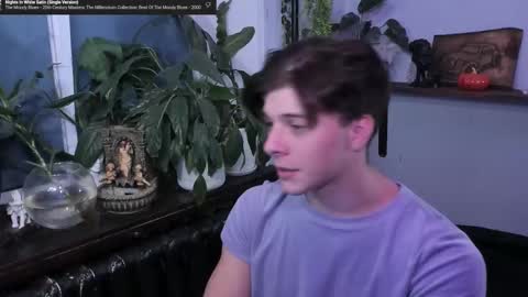 Snapshot of whiteegrimm chatting on October 12, 7:41 pm Gus online show from October 12, 7:41 pm