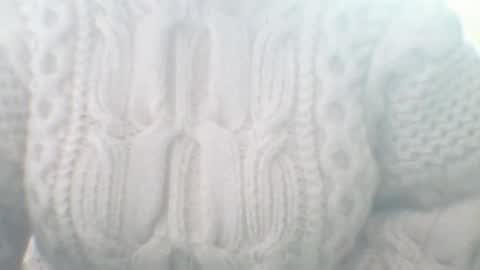 whitesweater online show from February 19, 7:28 am