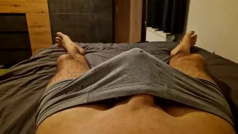 whoknowssomeone online show from February 24, 9:52 pm