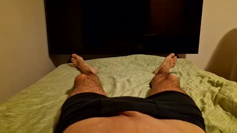 whoknowssomeone online show from November 18, 8:55 pm