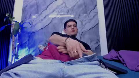 william_steel_ online show from November 13, 4:17 am