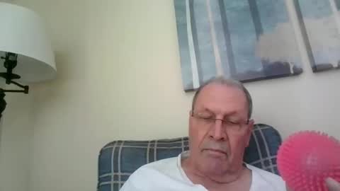 Snapshot of willnedoher chatting on December 21, 3:42 pm Willhedoher online show from December 21, 3:42 pm