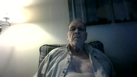Snapshot of willnedoher chatting on December 3, 1:43 pm Willhedoher online show from December 3, 1:43 pm