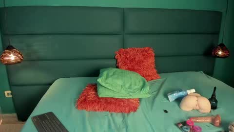 willturneer online show from April 4, 4:53 am