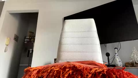 Winniethephoota online show from April 18, 7:07 pm