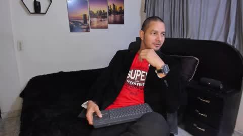 Magnus Dark independent model online show from December 22, 4:53 am