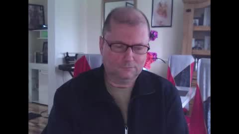 wobble444 online show from March 6, 11:18 am