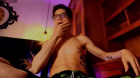  W O L F  online show from November 7, 1:25 pm