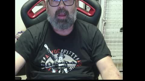 Snapshot of womenizzeer chatting on October 23, 10:57 pm Adam online show from October 23, 10:57 pm