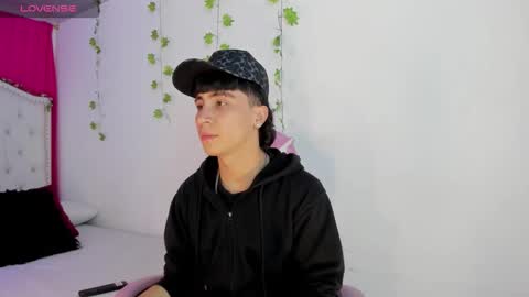 xaanderGrey online show from December 15, 7:55 pm