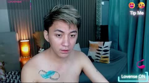 khris online show from November 1, 6:45 pm