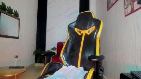      online show from October 8, 12:20 pm