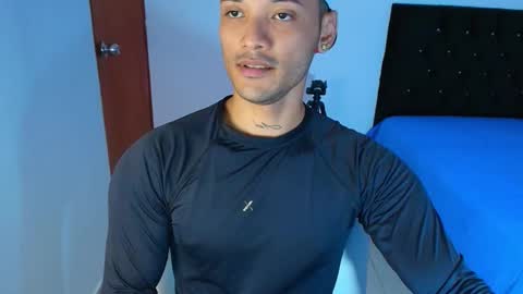 xlatin21 online show from November 2, 10:58 pm