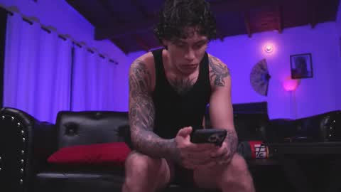   online show from November 9, 2:04 am