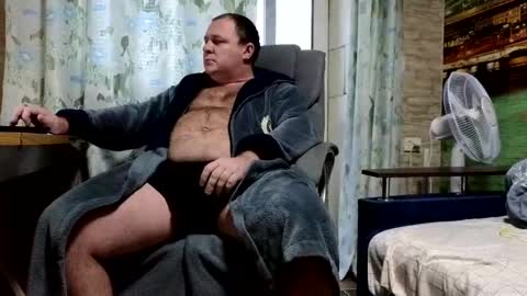 Snapshot of xxrojxx chatting on January 3, 12:41 pm roki-- --  online show from January 3, 12:41 pm