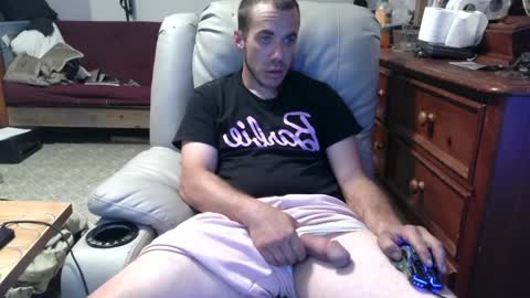 xxScubaStevexx online show from September 29, 7:10 pm