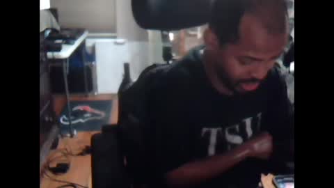 xxxonwheelz online show from November 7, 6:28 am