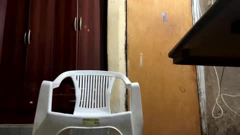 Snapshot of y0ungwithbrowndick chatting on December 25, 10:06 am BROWN DICK online show from December 25, 10:06 am