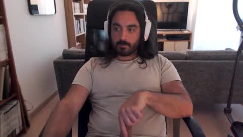 yeeaahoo online show from May 25, 6:25 pm