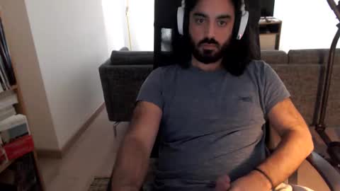 yeeaahoo online show from December 3, 12:00 pm