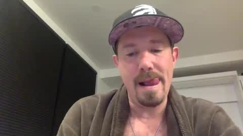 yesplesae online show from January 1, 8:45 am