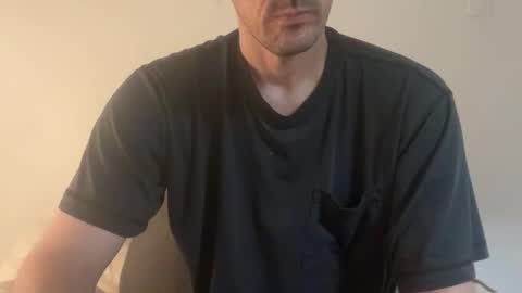 yewhbee_ online show from January 14, 8:01 pm