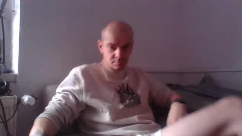 yewloo online show from February 8, 9:26 am