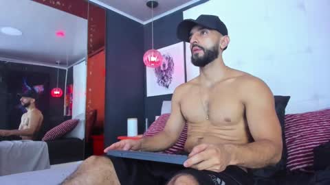 Yiyo online show from February 11, 4:55 am